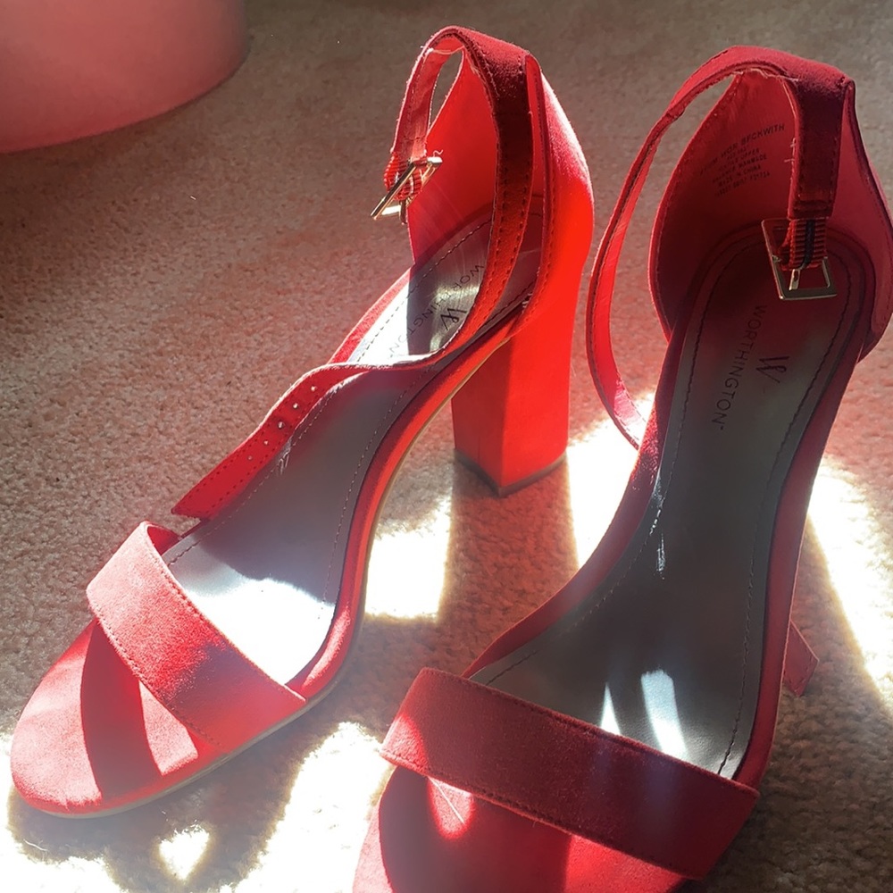 Red Heels - Picture 2 of 4
